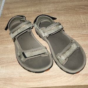 Teva men's water/hiking shoes. Large.